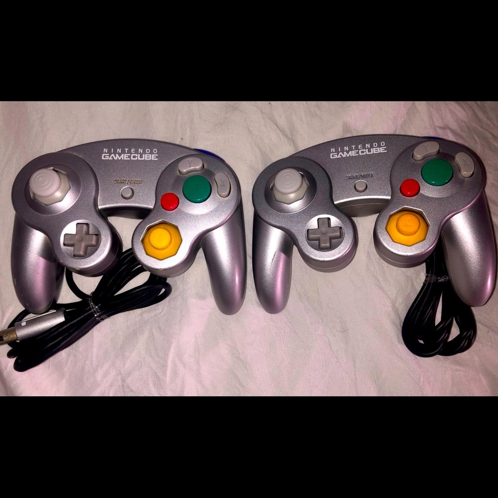 2 new Nintendo Game Cube Controlers